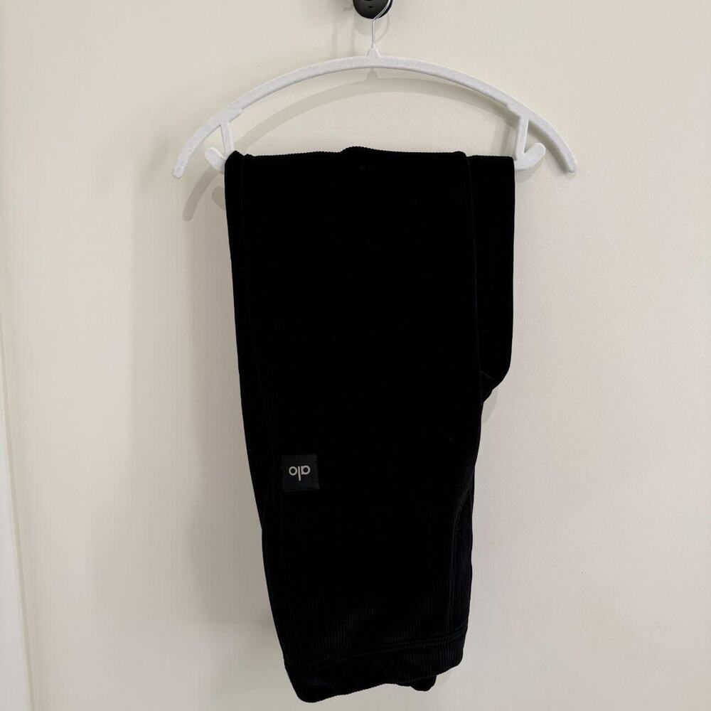 unisex black ALO YOGA velour baller pants [S]